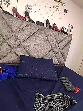 Shantey_Laurent's cam snapshot