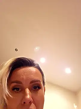 AureliaDoux live sex cam