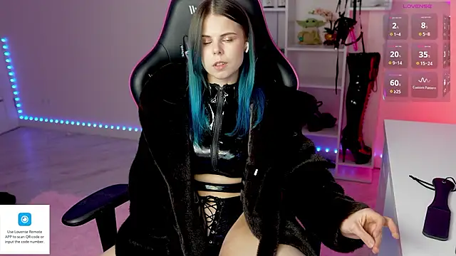 QueenAliceX live sex cam