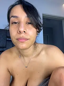 PilarJones_'s cam snapshot