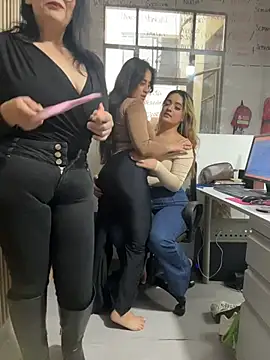 Antonella_Julieta's cam snapshot