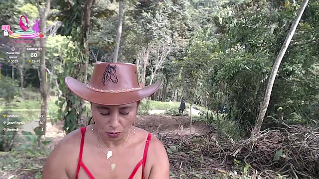 esmeralda_li's cam snapshot