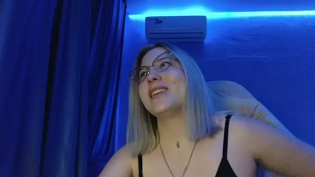 HotBrandyX's cam snapshot