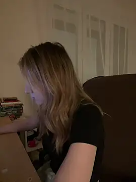 MaryHiggins live sex cam