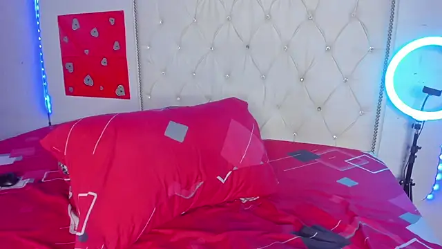 Elettrahot_'s cam snapshot