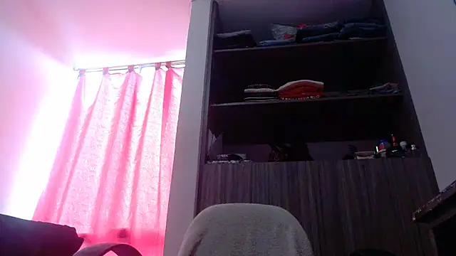 nicolle_milf1978's cam snapshot