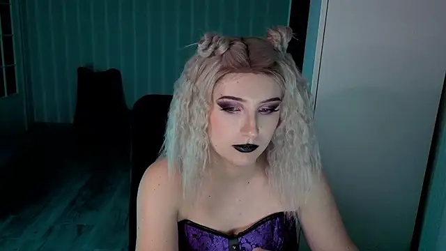 violet-siren-x's cam snapshot