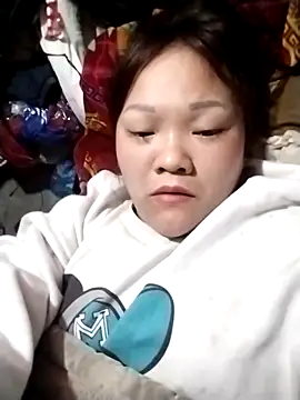 m-mbae's cam snapshot