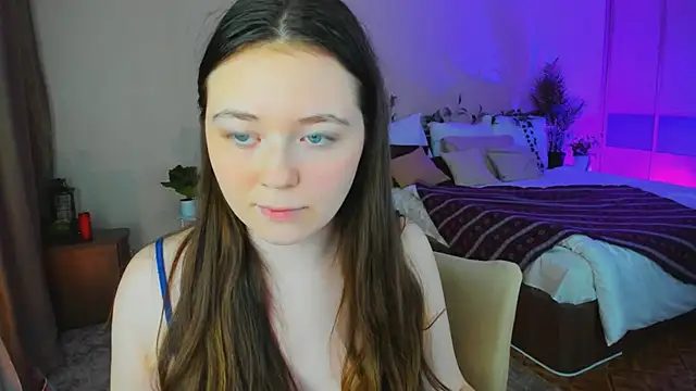 AlluringLookk live sex cam