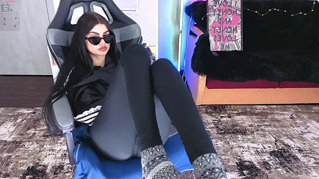 Tiffany_lab's cam snapshot