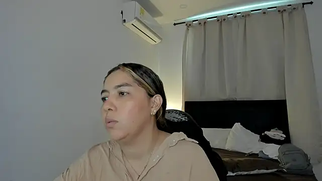 brithany_olson25's cam snapshot