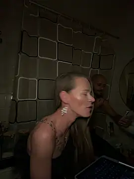 vinique99's cam snapshot