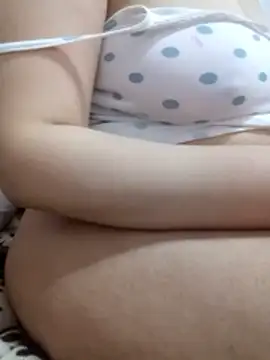 Bombamom's cam snapshot