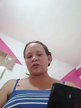 alejandra_flower's cam snapshot