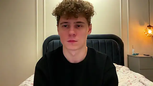 Tyler_Garner's cam snapshot