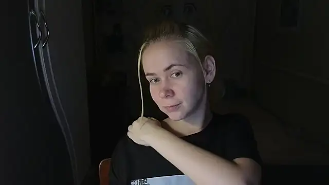 Riley_Roo's cam snapshot