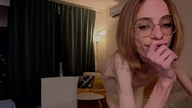 amber_quell_here's cam snapshot