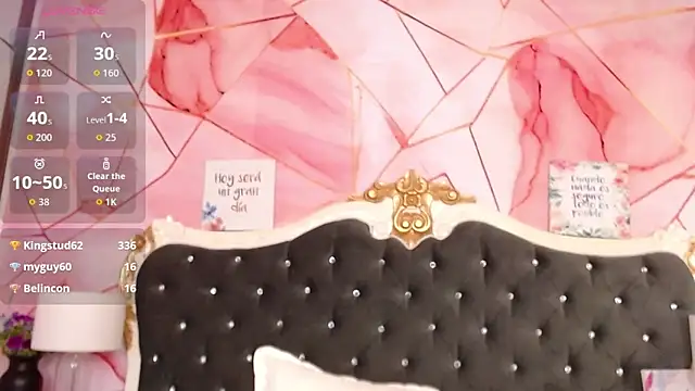 LindaBird's cam snapshot