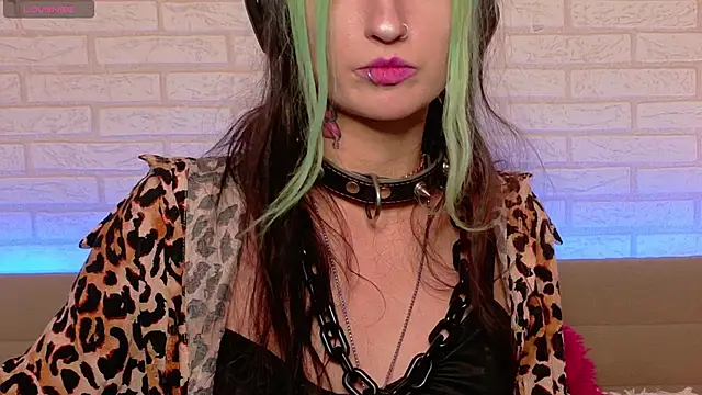 ToxicKittyy's cam snapshot