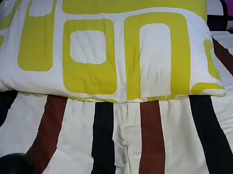 Lenah_2's cam snapshot