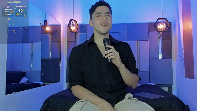 LiamNovak live sex cam