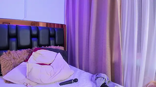 Katalina_Evans's cam snapshot