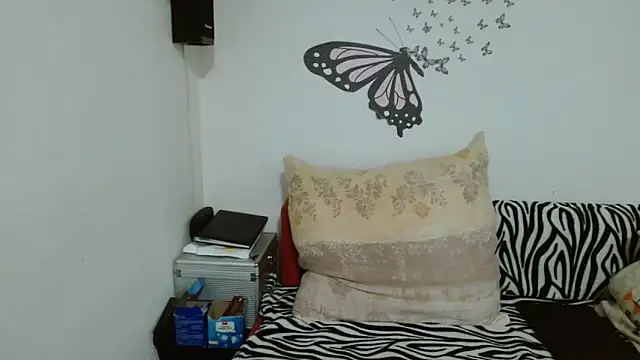 LadyHellene's cam snapshot