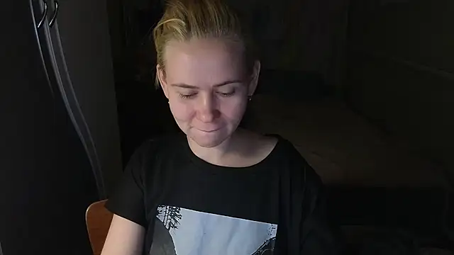 Riley_Roo's cam snapshot