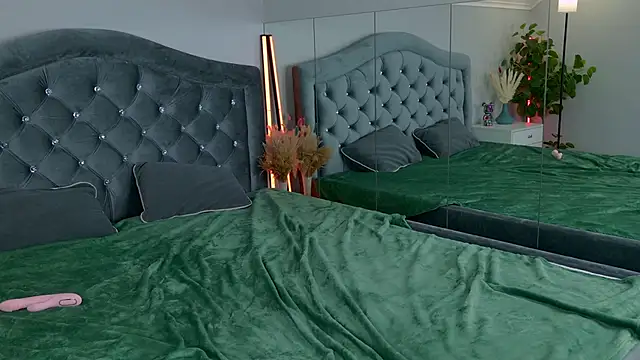 NicoleEverly's cam snapshot