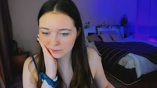 AlluringLookk's cam snapshot