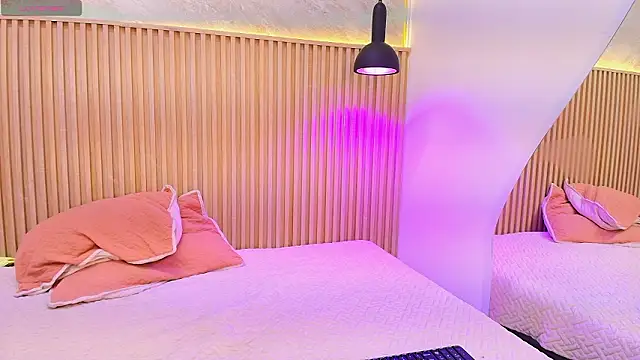 Kendal_Rosse's cam snapshot