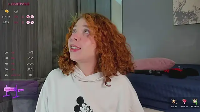 HelenaCole-'s cam snapshot