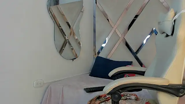 Ladymadinght's cam snapshot