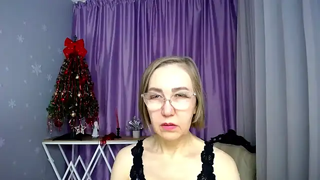 queen_a_n_i's cam snapshot