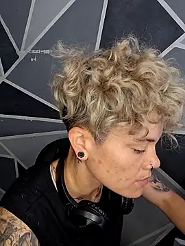 megan_cr's cam snapshot