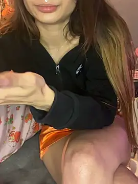 LaPetitechienne1's cam snapshot