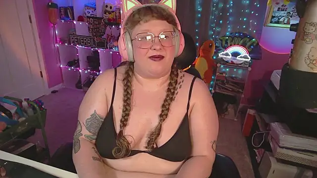 FatVeronica's cam snapshot