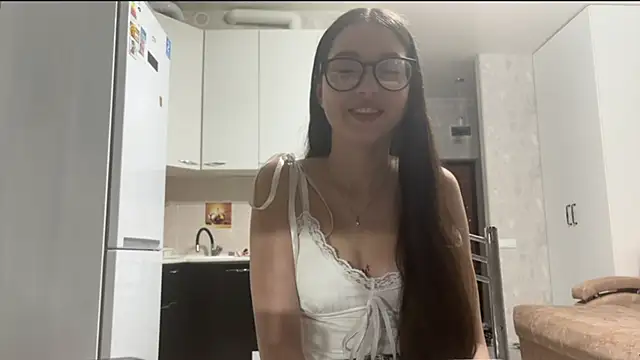 ZyntraLoom live sex cam