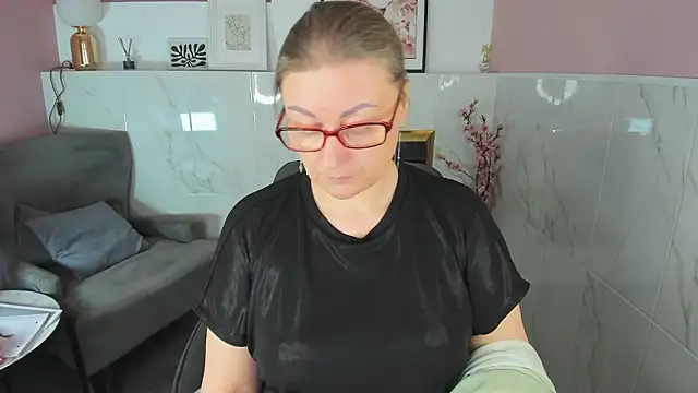 AlexandraKind live sex cam