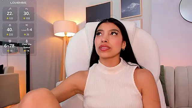 Tiffany_Low's cam snapshot