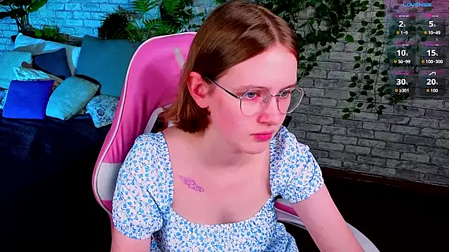 Mia_Mooore's cam snapshot