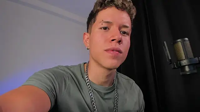 nathan_blake live sex cam