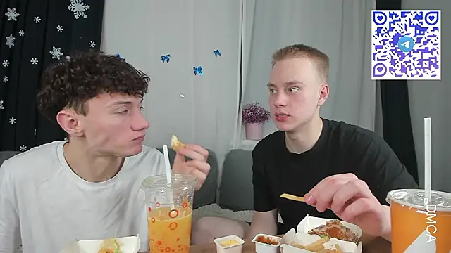 Kevin_Young_Cat's cam snapshot