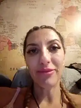 LannaQuinn live sex cam