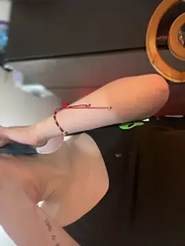 Cloew_Marz's cam snapshot