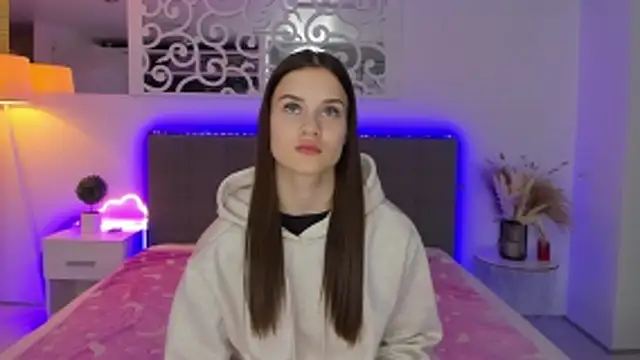 LuisaClover live sex cam