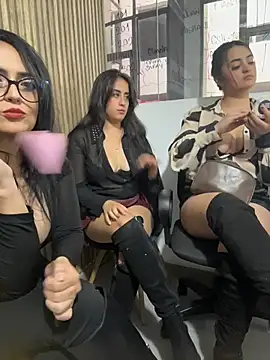 Antonella_Julieta's cam snapshot