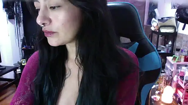 AngelaQueen_'s cam snapshot