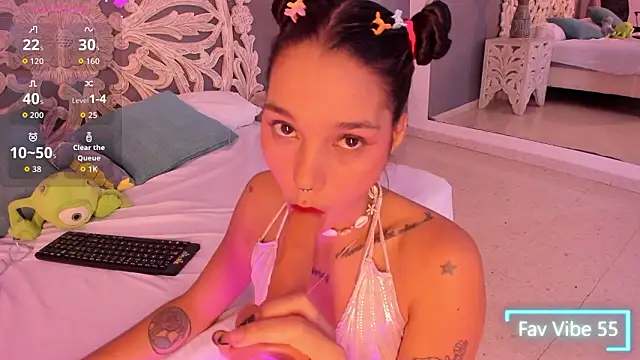 loraineblake's cam snapshot