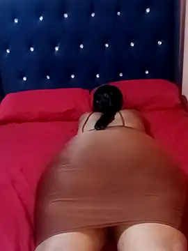 Luciouslips00's cam snapshot